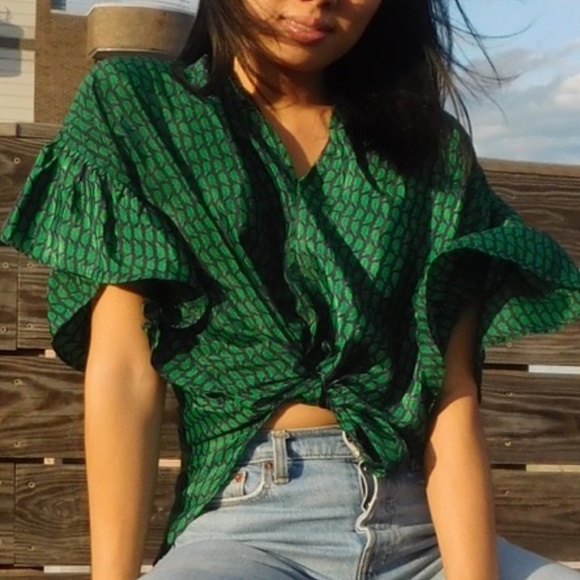 Ruffle Sleeve top - Picture 2 of 2